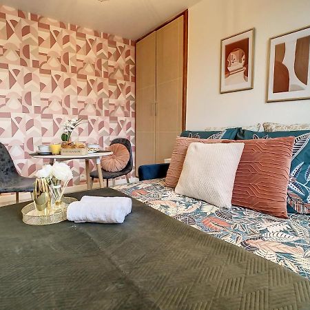 Joli Studio Meuble Tout Equipe Hyper Centre Wifi Apartment Troyes Bagian luar foto