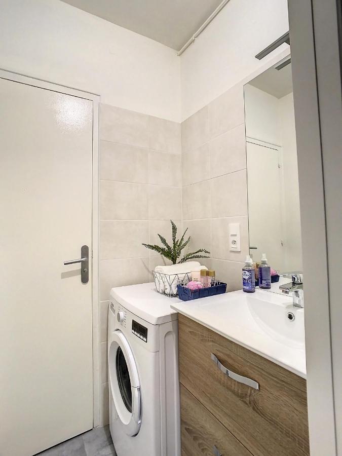 Joli Studio Meuble Tout Equipe Hyper Centre Wifi Apartment Troyes Bagian luar foto
