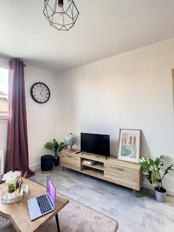 Joli Studio Meuble Tout Equipe Hyper Centre Wifi Apartment Troyes Bagian luar foto